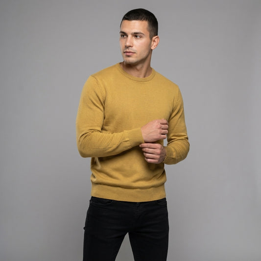 Плетен пуловер 'Градски изследовател' в цвят горчица